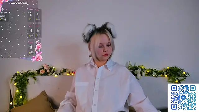 girlllsooft online show from October 2025 01:10:02 PM