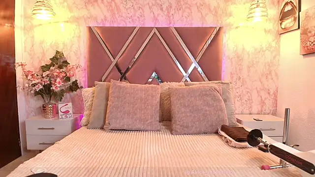 Aliice1  online show from September 2025 08:31:01 PM