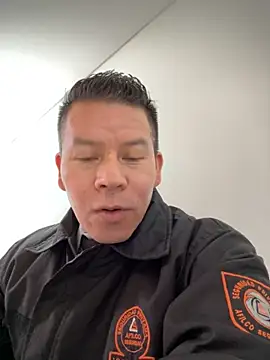 Manu0586 online show from October 2025 12:50:01 PM