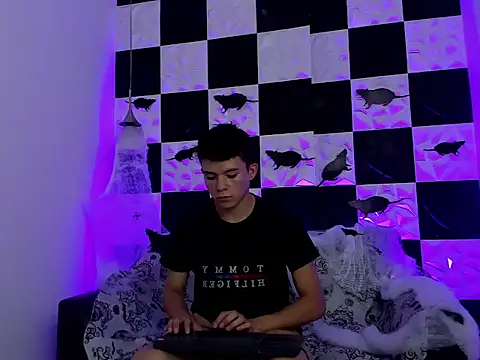 AndyFame1 online show from October 2025 06:52:02 PM