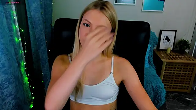 KatherineePierce online show from September 2025 01:54:02 PM