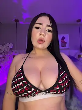 Valeria carter online show from November 2025 08:20:01 PM