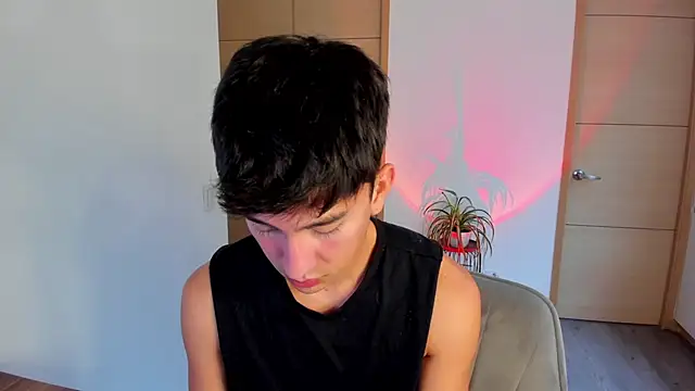 sweettaaron01 online show from September 2025 05:18:02 PM