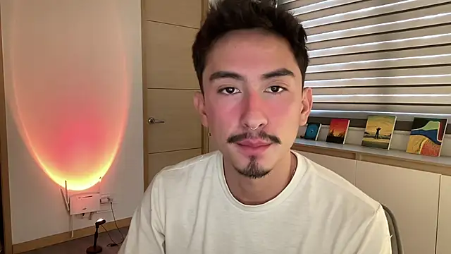 sweettaaron01 online show from November 2025 05:17:02 PM