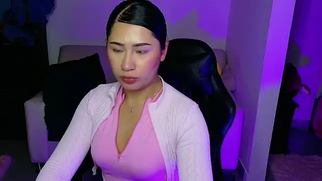 evelyn ch  online show from March 2026 07:30:01 PM