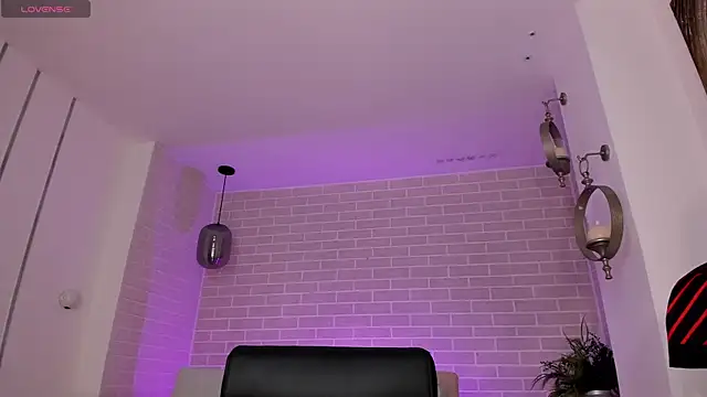 IsabellaMoreau online show from May 2026 08:03:02 PM