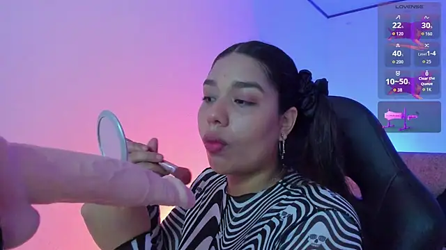 Snapshot of giselle_upp chatting on November 2025 12:11:01 AM giselle upp online show from November 2025 12:11:01 AM