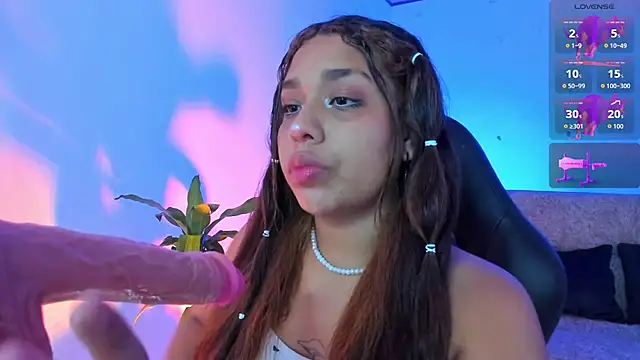 Snapshot of giselle_upp chatting on November 2025 02:35:01 AM giselle upp online show from November 2025 02:35:01 AM