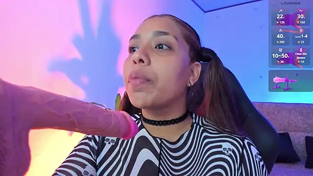 Snapshot of giselle_upp chatting on November 2025 04:04:01 AM giselle upp online show from November 2025 04:04:01 AM