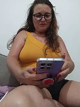 Snapshot of florecita_69 chatting on May 2026 02:22:01 PM florecita 69 online show from May 2026 02:22:01 PM