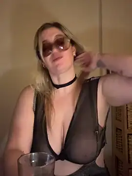 Snapshot of Granlady7 chatting on July 2026 10:32:02 AM Granlady7 online show from July 2026 10:32:02 AM