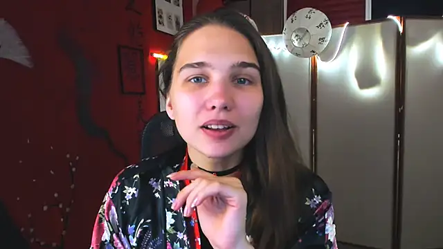 Snapshot of TessaMill chatting on September 2025 05:18:02 AM TessaMill online show from September 2025 05:18:02 AM