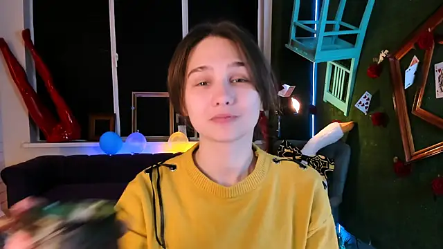 Snapshot of TessaMill chatting on October 2025 05:04:02 AM TessaMill online show from October 2025 05:04:02 AM