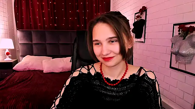 Snapshot of TessaMill chatting on November 2025 09:19:02 AM TessaMill online show from November 2025 09:19:02 AM