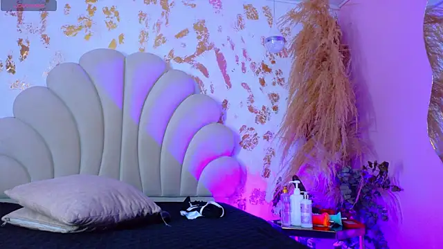 Snapshot of kiaratentation chatting on September 2025 08:14:01 PM kiaratentation online show from September 2025 08:14:01 PM