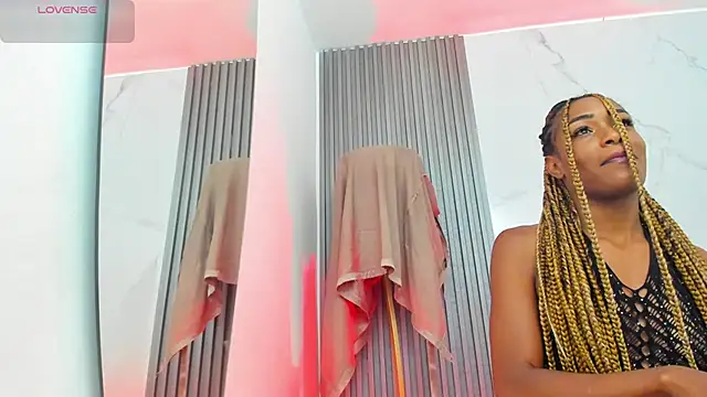 Snapshot of kiaratentation chatting on October 2025 12:30:02 AM kiaratentation online show from October 2025 12:30:02 AM