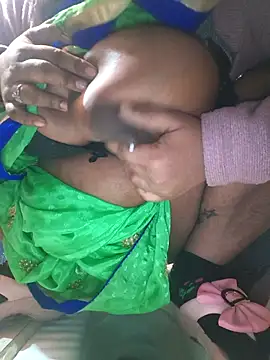 Snapshot of Dassing_strip_couple chatting on January 2026 09:50:01 PM Dassing strip couple online show from January 2026 09:50:01 PM