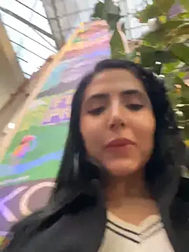 oh nina online show from October 2025 10:41:02 PM