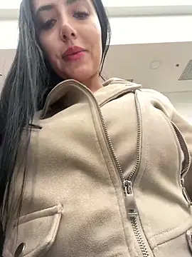 oh nina online show from October 2025 08:24:02 PM