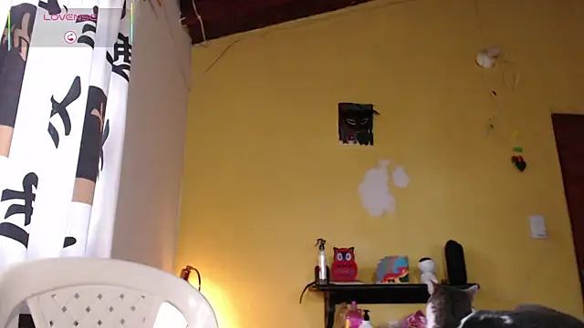 Snapshot of Emma_Henderson chatting on December 2025 12:31:02 PM Emma Henderson online show from December 2025 12:31:02 PM