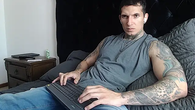 Snapshot of Shane_Clay chatting on January 2026 06:11:01 PM Shane Clay online show from January 2026 06:11:01 PM