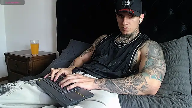 Snapshot of Shane_Clay chatting on January 2026 06:43:02 PM Shane Clay online show from January 2026 06:43:02 PM