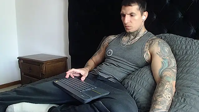 Snapshot of Shane_Clay chatting on January 2026 06:24:02 PM Shane Clay online show from January 2026 06:24:02 PM