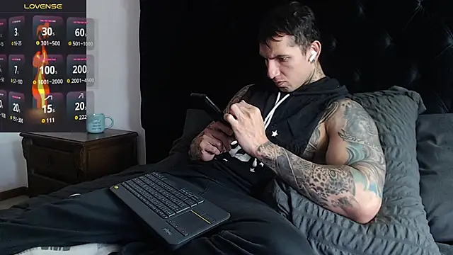 Snapshot of Shane_Clay chatting on January 2026 06:35:02 PM Shane Clay online show from January 2026 06:35:02 PM