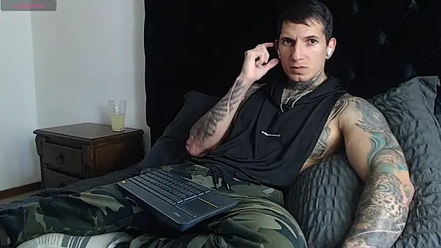 Snapshot of Shane_Clay chatting on January 2026 06:33:01 PM Shane Clay online show from January 2026 06:33:01 PM