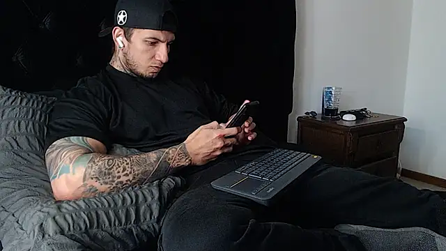 Snapshot of Shane_Clay chatting on February 2026 07:10:02 PM Shane Clay online show from February 2026 07:10:02 PM