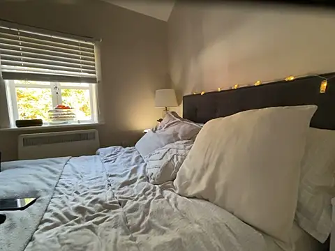 Snapshot of FrancescaXO chatting on October 2025 12:05:02 PM FrancescaXO online show from October 2025 12:05:02 PM