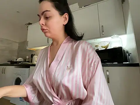 Snapshot of FrancescaXO chatting on February 2026 10:29:01 AM FrancescaXO online show from February 2026 10:29:01 AM