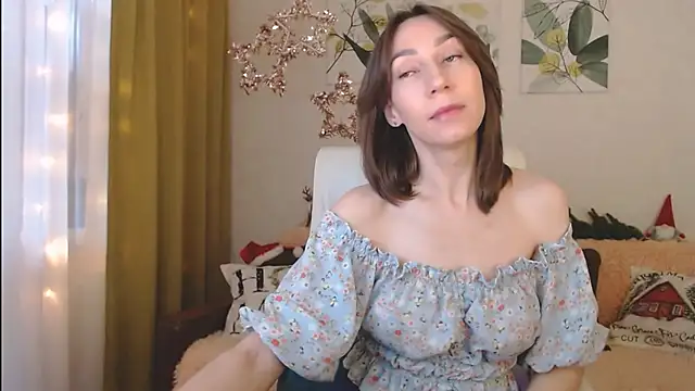 GoodGlamorGirl online show from January 2025 05:01:01 AM