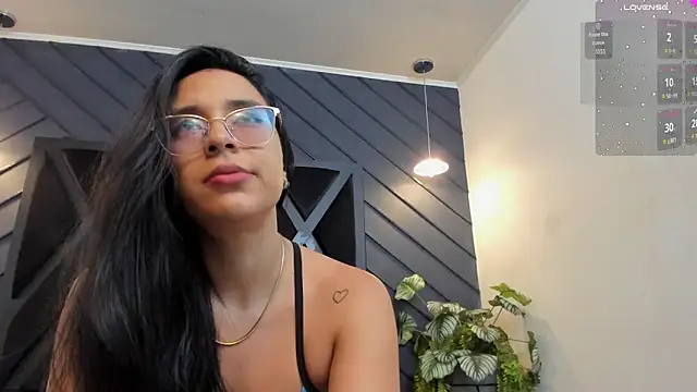 zoe martins  online show from September 2025 05:18:01 PM