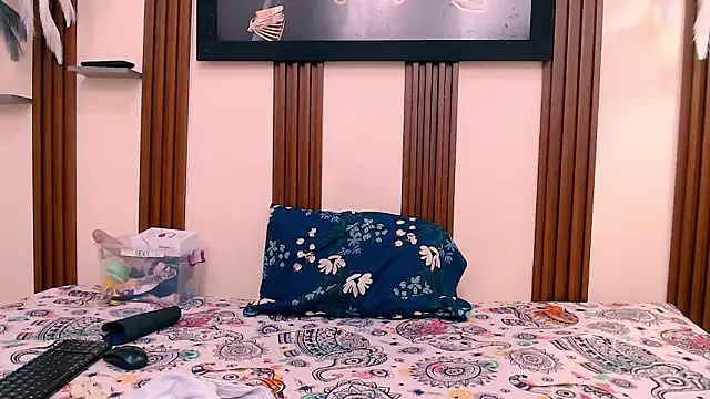 kimberly18cute online show from February 2026 01:04:01 AM