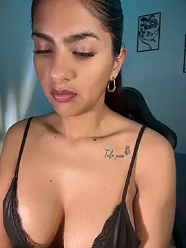 chicachocolate01 online show from July 2026 11:18:01 AM