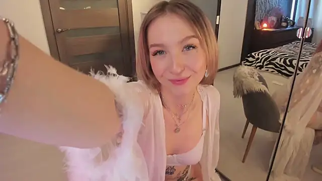 Annie Leone online show from October 2025 11:19:01 AM