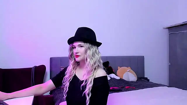 Katherine Twilight online show from October 2025 03:33:01 PM