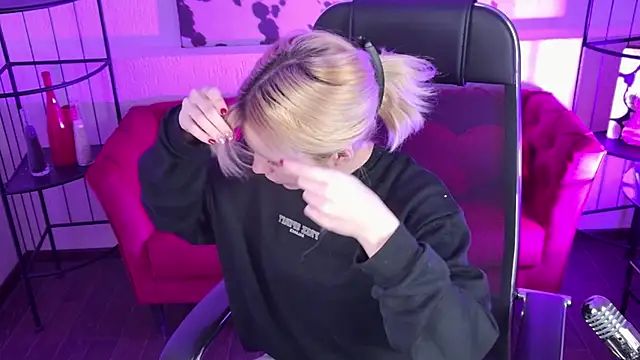 AuroraWrenfield online show from March 2026 01:21:01 AM