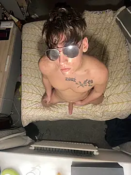 Snapshot of naughtyboy0124 chatting on February 2026 01:37:02 PM naughtyboy0124 online show from February 2026 01:37:02 PM