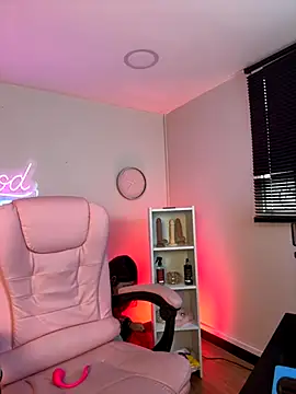 Snapshot of Aphriil__ chatting on October 2025 12:03:01 PM Aphriil online show from October 2025 12:03:01 PM