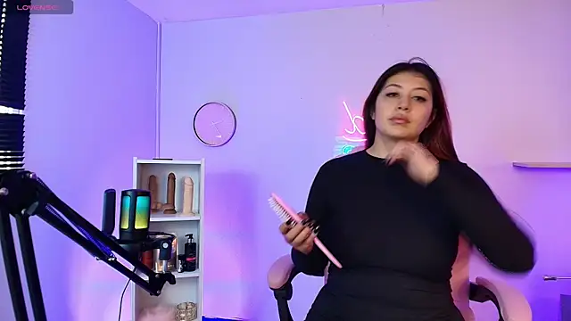 Snapshot of Aphriil__ chatting on October 2025 12:04:02 PM Aphriil online show from October 2025 12:04:02 PM