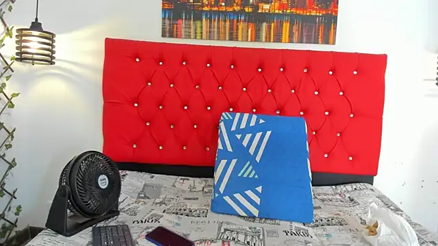 carolinacrus01 online show from November 2025 02:51:02 PM