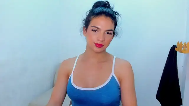 ISA BELLA VZL online show from May 2026 06:35:01 PM