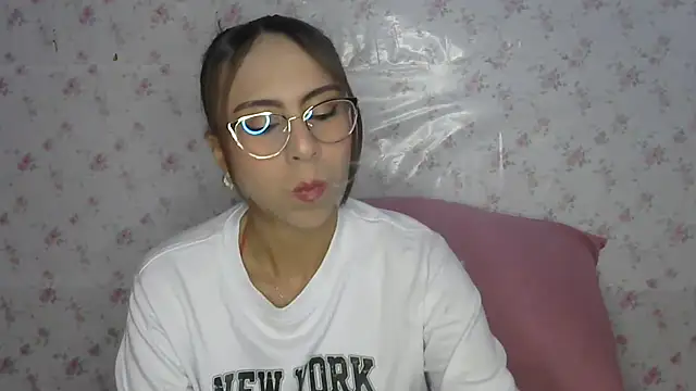 Roselingalvis13 online show from June 2026 02:05:02 AM