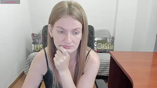 Snapshot of Alisha_Skyes chatting on July 2026 06:14:02 PM Alisha Skyes online show from July 2026 06:14:02 PM