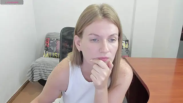 Snapshot of Alisha_Skyes chatting on July 2026 06:50:01 PM Alisha Skyes online show from July 2026 06:50:01 PM