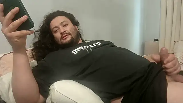 Snapshot of You-father chatting on September 2025 04:32:01 PM You-father online show from September 2025 04:32:01 PM