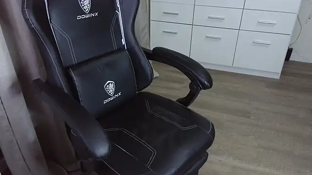 Milo9210 online show from September 2025 10:10:02 PM