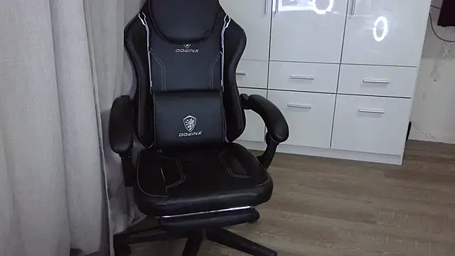 Milo9210 online show from October 2025 10:20:02 PM